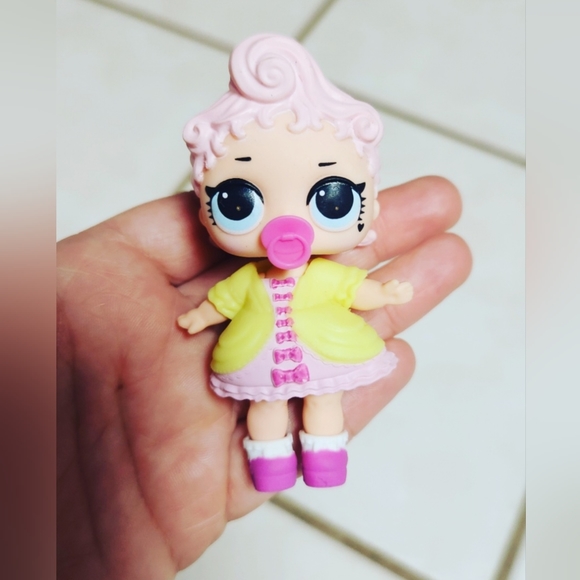 MGA LOL Surprise Dolls Series Royal High-Ney - Picture 1 of 4